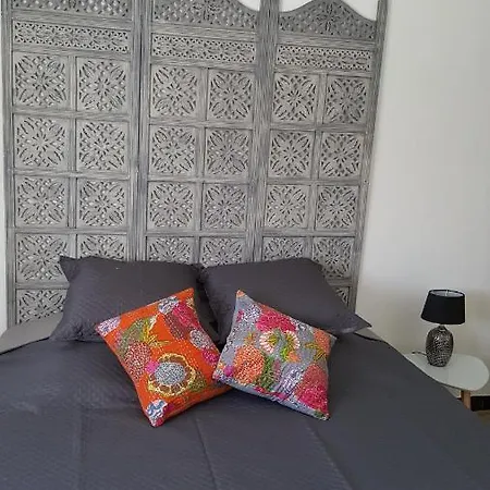 Appartement Avec Terrasse Quartier Montplaisir Arles Exterior foto